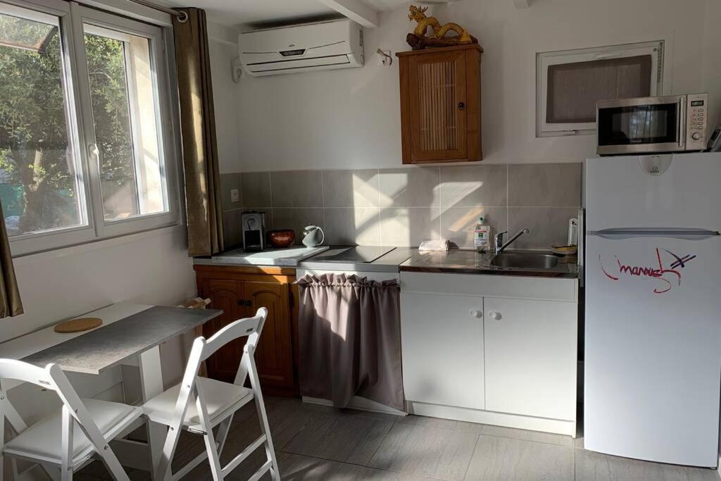 Joli Studio Independant 20M² Avec Jardin Saint-Maximin-la-Sainte-Baume Bagian luar foto